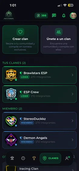Pantalla de clanes de la app de Ágora con los clanes del jugador